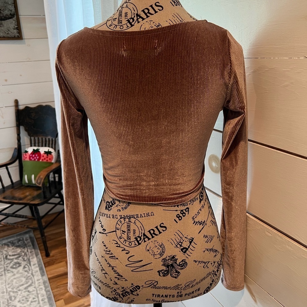 Urban Outfitters cropped Women's Top, rose gold, clubbing, EUC, small, bodycon - Picture 2 of 6